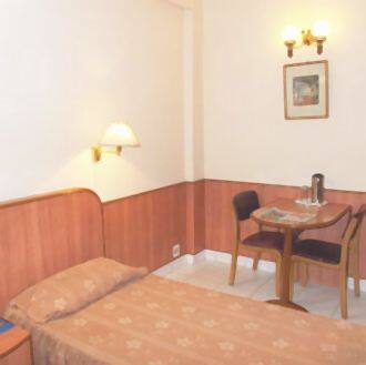 Hotel Adhiraj Palace, Agra 1